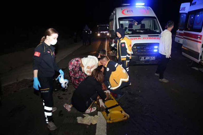 Edirne'de düğünden dönenlerin taşındığı kamyonete otomobil çarptı: 6 yaralı