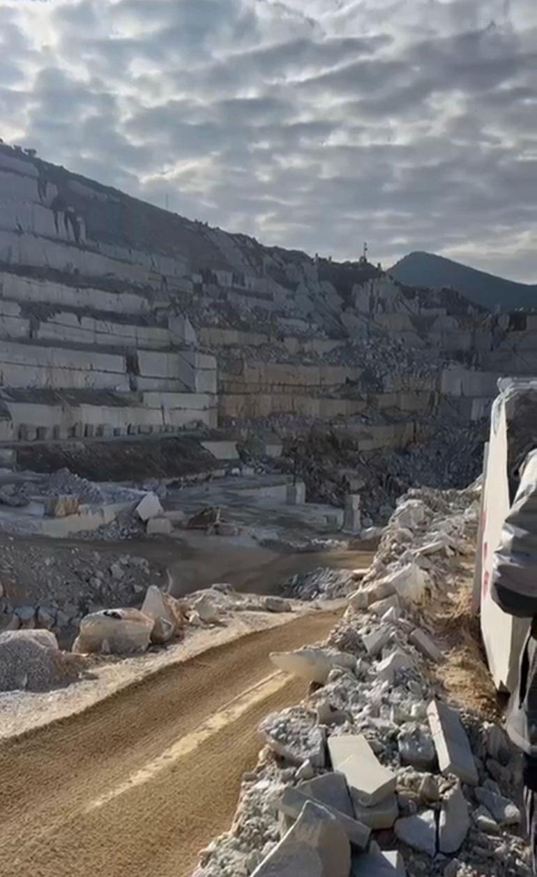 Balıkesir'de, kullanılmayan mermer ocağındaki göçük kamerada