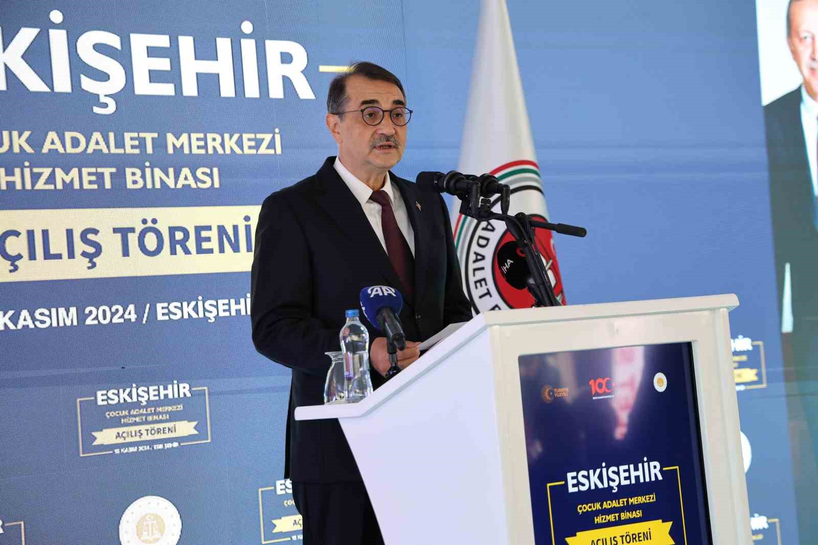 Bakan Tunç Eskişehir’de Çocuk Adliye Merkezi’nin açılışına katıldı