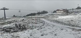 Keltepe kayak merkezi beyaza büründü