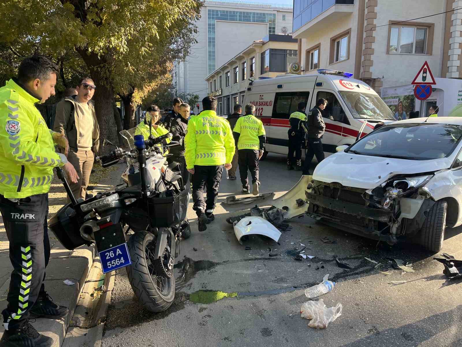 Kazadan görüntü alan İHA muhabirine trafik polisinden sözlü ve fiziki müdahale