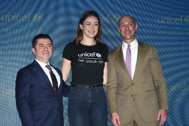 UNICEF ile milli voleybolcu Zehra Güneş arasında anlamlı iş birliği