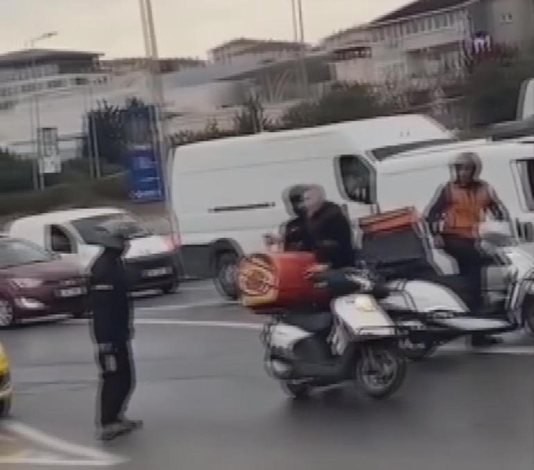 Maltepe'de otomobil sürücüsü motosikletli kuryeye demir çubukla saldırı