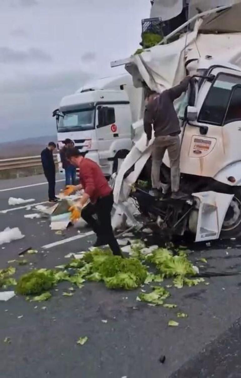 Kuzey Marmara Otoyolu’nda kaza: Ulaşım tek şeritten sağlanıyor