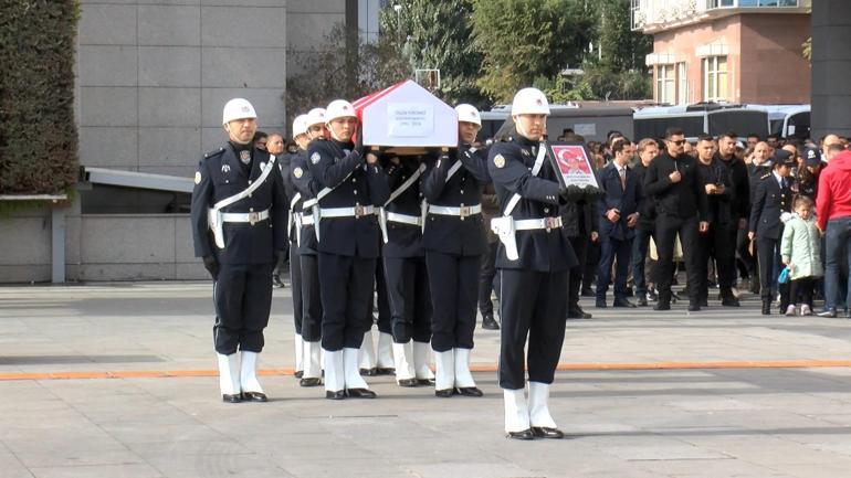 Şehit trafik polisi Ogün Yürümez için İstanbul Emniyet Müdürlüğü'nde tören