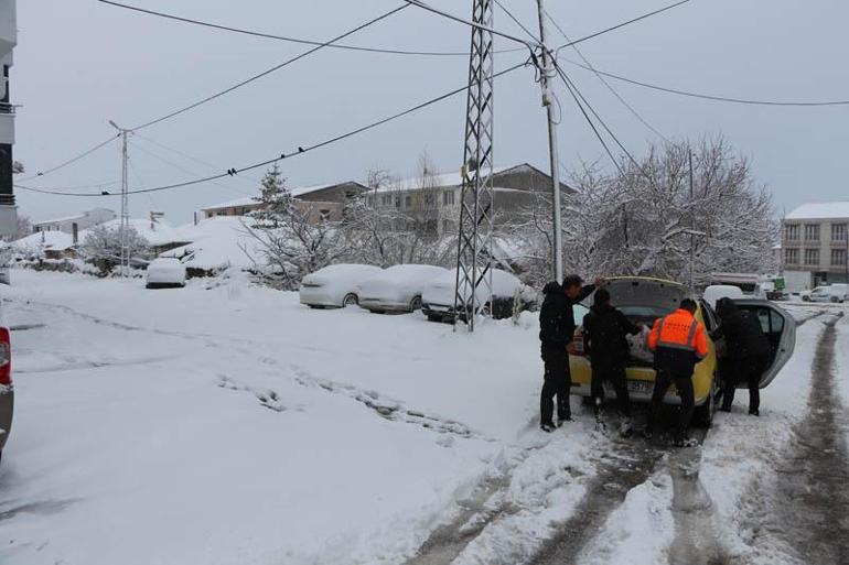 Kar yağışı tüm yurdu etkiledi; yollar kapandı, okullar tatil edildi