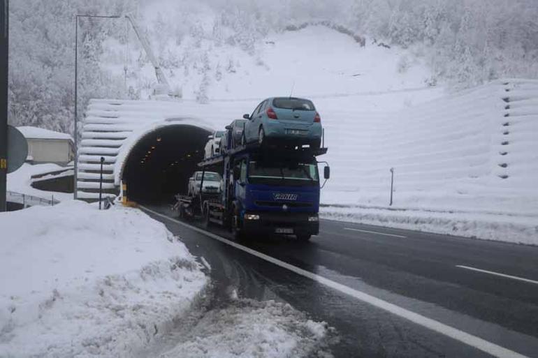 Bolu Dağı'nda kar durdu, ulaşım normale döndü