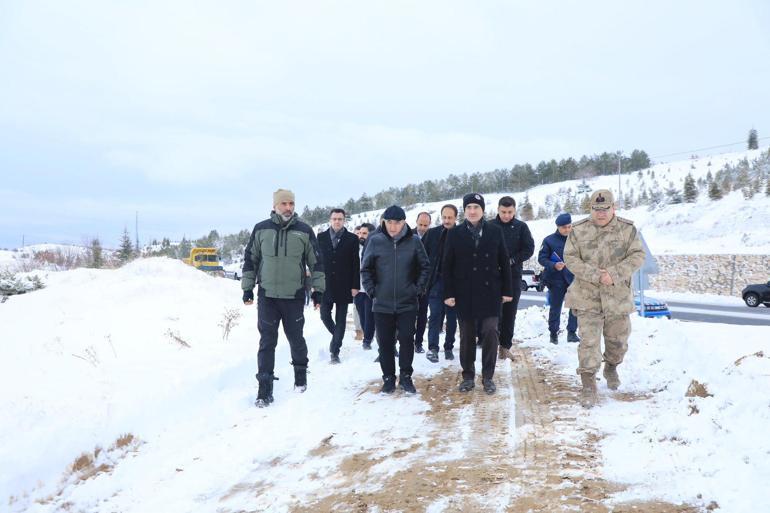 Elazığ'da kapalı 103 köy yolundan 24'ü ulaşıma açıldı