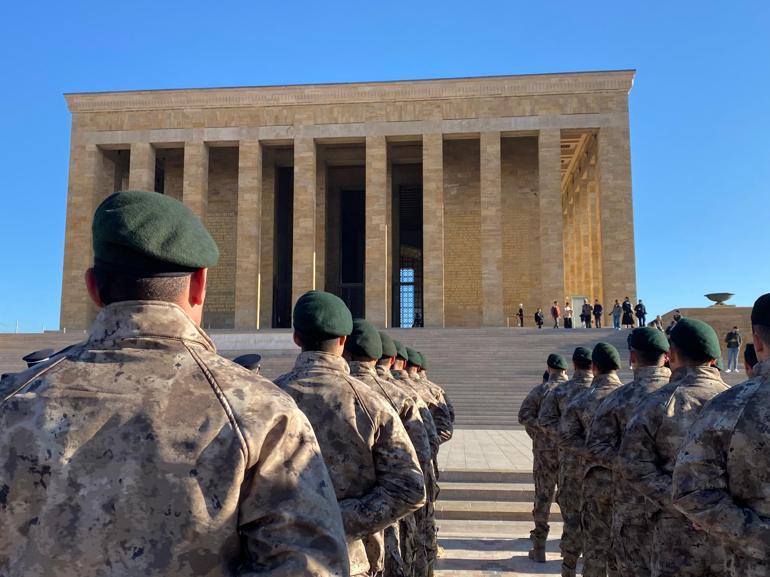 Emniyet teşkilatı üyeleri, Anıtkabir'i ziyaret etti