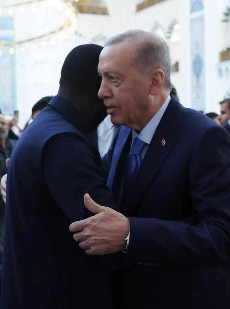 Cumhurbaşkanı Erdoğan ve Senegal Cumhurbaşkanı Fay Çamlıca Camii'nde cuma namazı kıldı