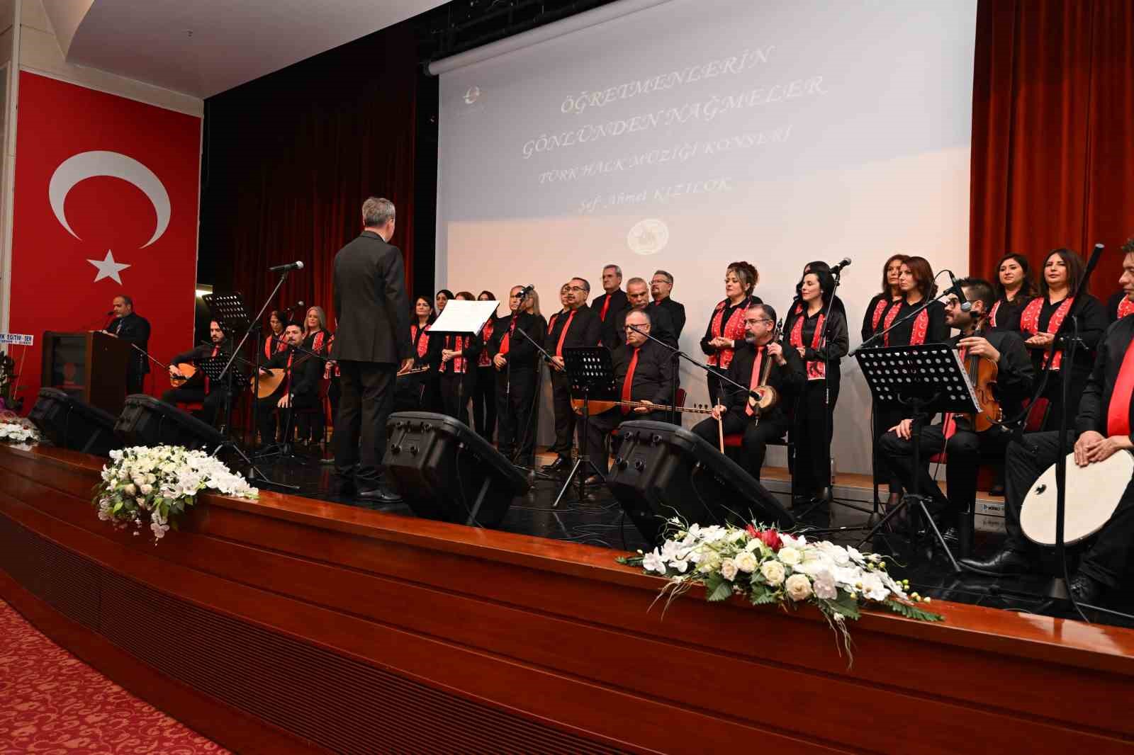 Öğretmenlerden coşkulu konser