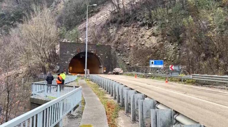 Karabük’te heyelan nedeniyle demir yolu ulaşıma kapandı