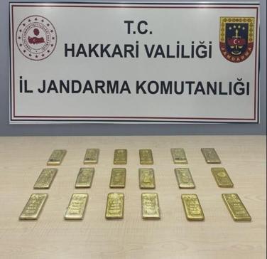 Hakkari'de 2 kişinin ayakkabılarından 54 milyon lira değerinde kaçak külçe altın ele geçirildi