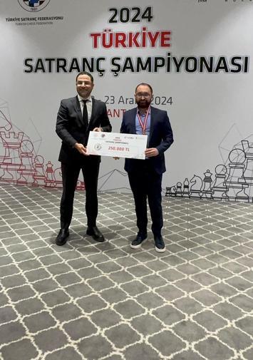 Satranç Türkiye Şampiyonu GM Vahap Şanal oldu