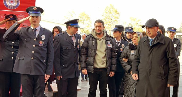 Hayatını kaybeden polis babaya, oğlundan 'selamlı' uğurlama