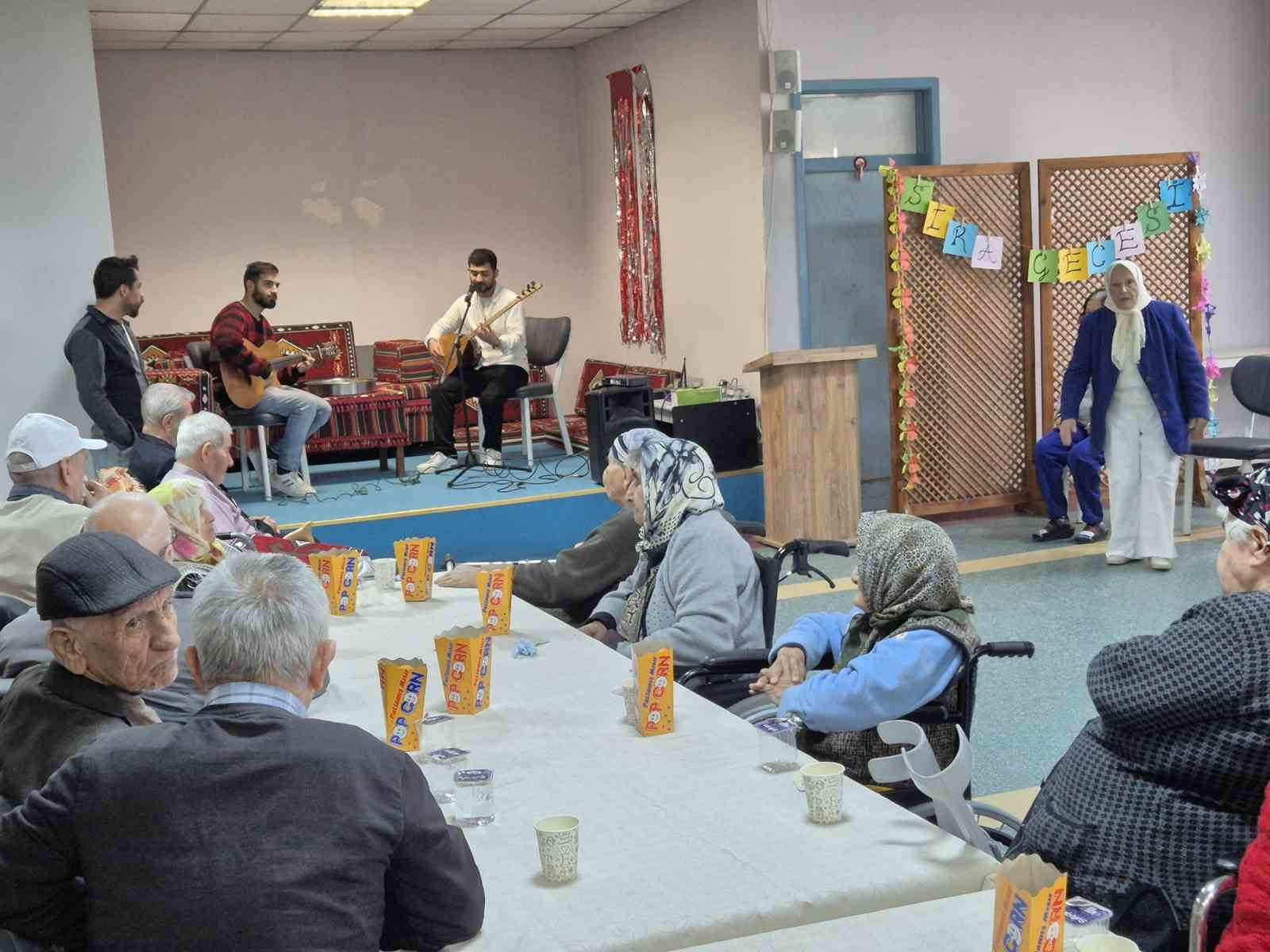 Halis Toprak Huzurevi’nde Sıra Gecesi eğlencesi düzenlendi