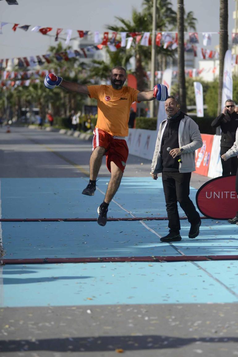 6. Uluslararası Mersin Maratonu rekorlarla koşuldu