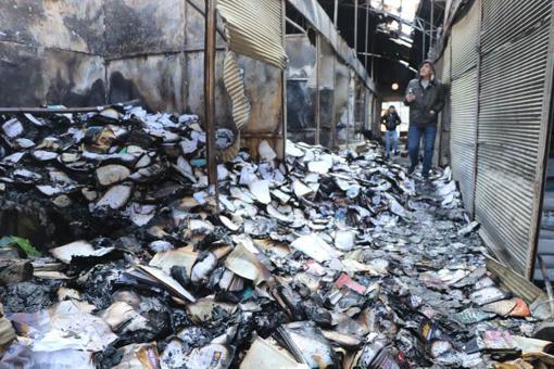 Van'da, Mısır Çarşısı’ndaki yangında 60 iş yeri zarar gördü