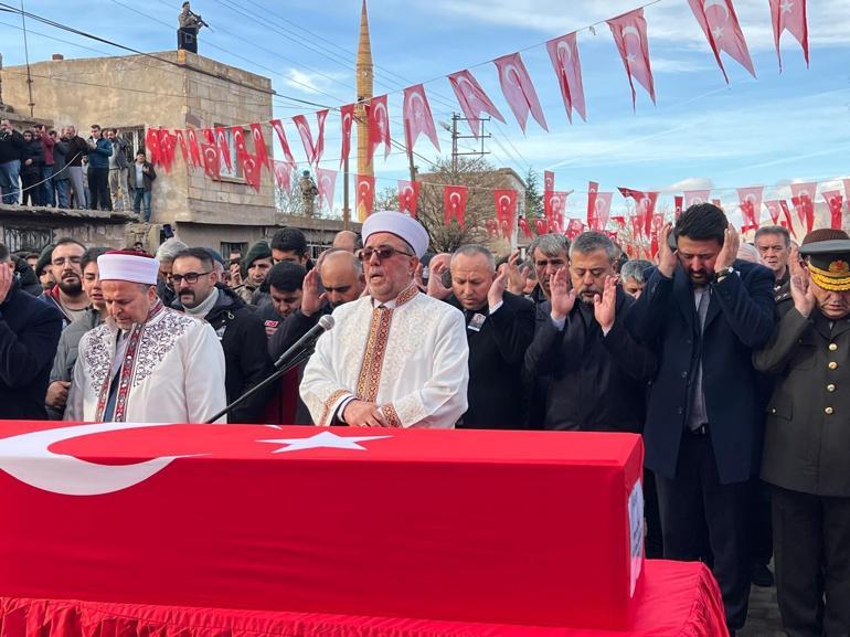 Şehit oğlunu son yolculuğuna 'Allah'ım cennetine al' diyerek uğurladı