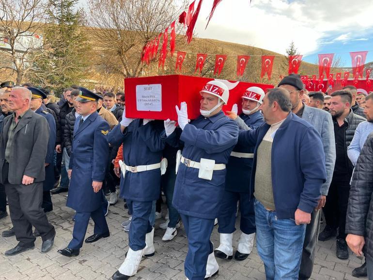 Şehit oğlunu son yolculuğuna 'Allah'ım cennetine al' diyerek uğurladı