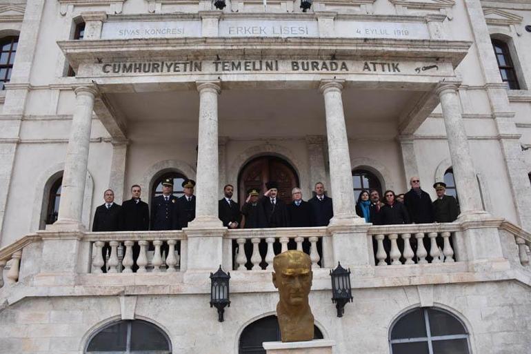 Atatürk'ün Sivas'tan ayrılışının 105'inci yıl dönümünde tören düzenlendi