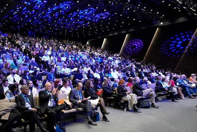 Geleceğin Eğitimi Konferansı'nda, tek diploma için 'Dünya Üniversitesi kurulsun' vurgusu