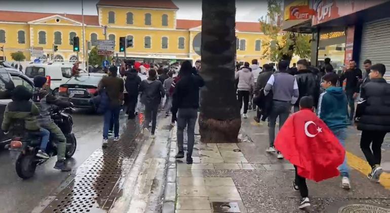 İzmir'de yaşayan Suriyeliler kutlama yaptı