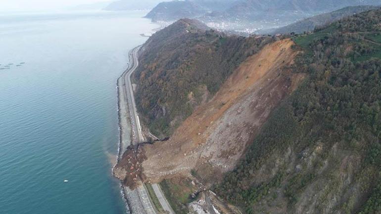 Karadeniz Sahil Yolu'nda heyelanın izleri siliniyor; 1 araç aranıyor