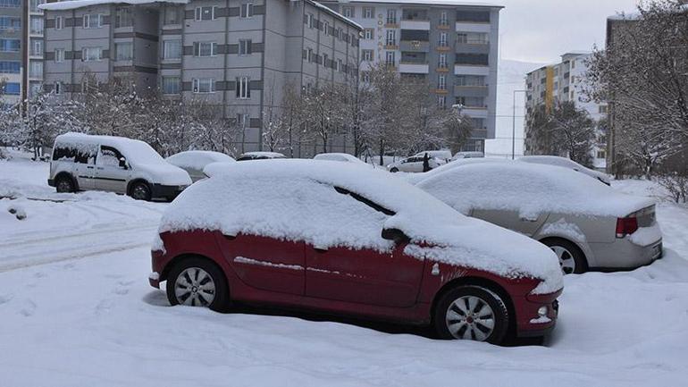 Bitlis'te kar nedeniyle 77 köy yolu ulaşıma kapandı