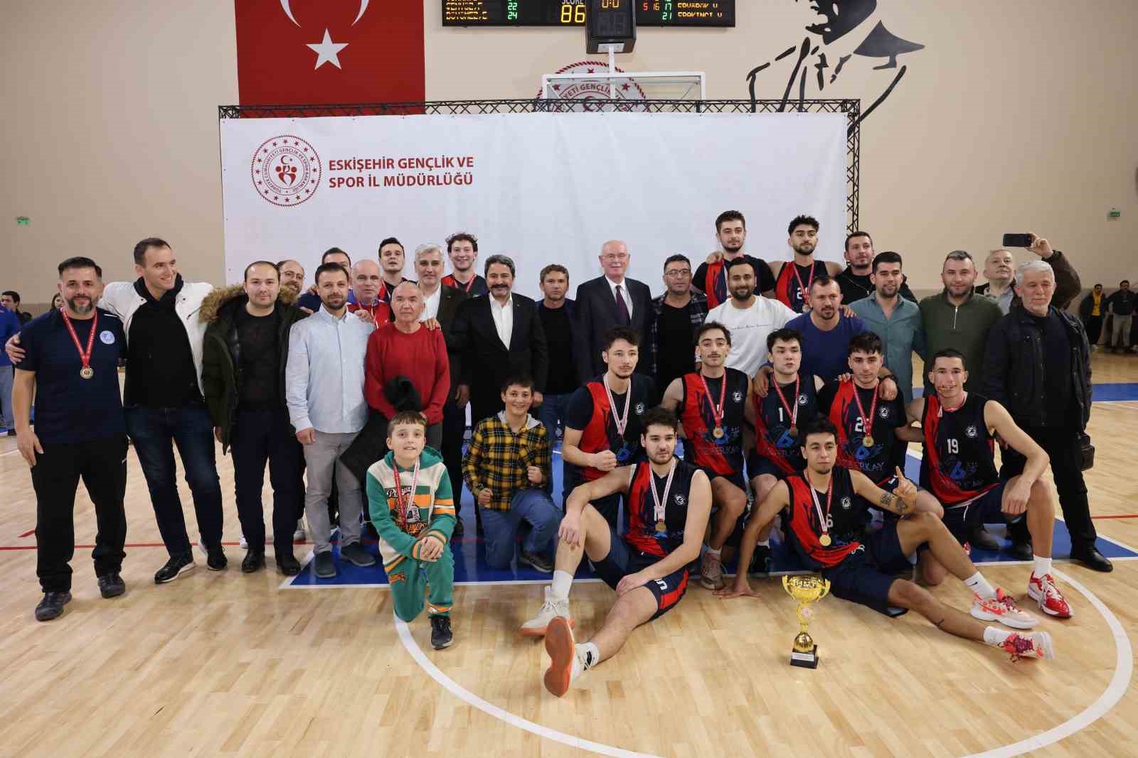 Başkan Kurt’a Basketbol Ligi şampiyonluk maçında büyük ilgi