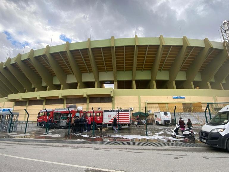 İzmir Atatürk Stadyumu'nun altındaki salonda yangın