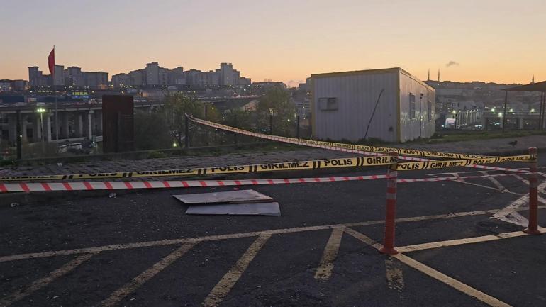 Bayrampaşa'da yaslandıkları tel çit koptu; 10 metre yükseklikten düşen iki kişi öldü