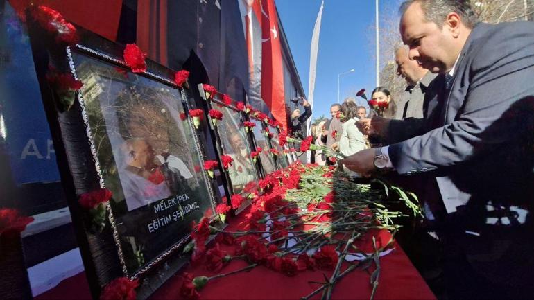 Diyarbakır'da dershane önündeki bombalı saldırıda ölenler anıldı