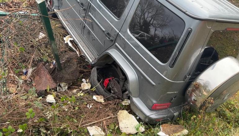 Sarıyer’de ciple seyyar satıcıya çarpıp mesire alanına uçtu