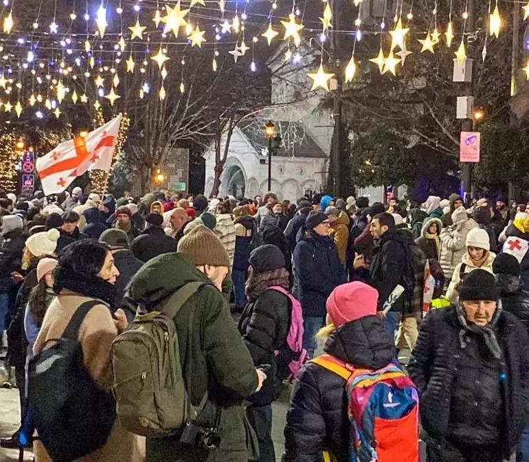 Gürcistan, protestolara katılan 25 yabancıyı sınır dışı etti