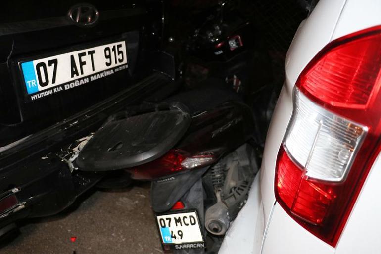 Alkollü sürücü, otomobiliyle park halindeki araçlara çarptı