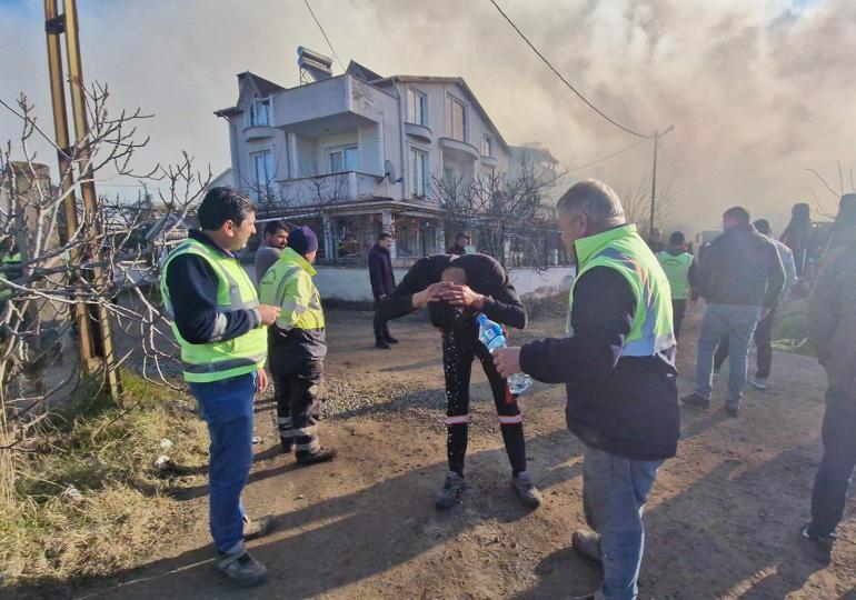 Tekirdağ'da pazar tezgahlarında başlayan yangın, evlere sıçradı