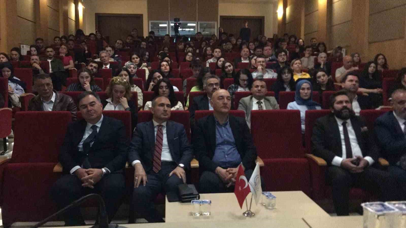 Eskişehir Anadolu Üniversitesi’nde ‘Türk Dünyası ve Ortak Türk Alfabesi’ semineri