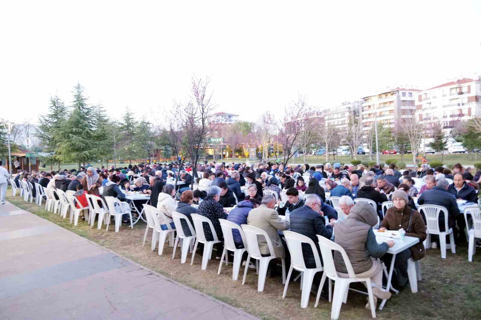 Şehit yakınları, gaziler ve aileleri Dede Korkut İftar Sofrası’nda buluştu